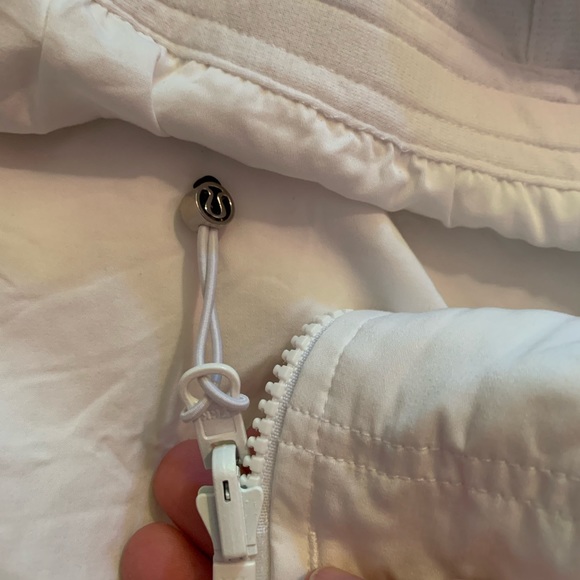 White reversible Lululemon size 8 jacket - Picture 6 of 13